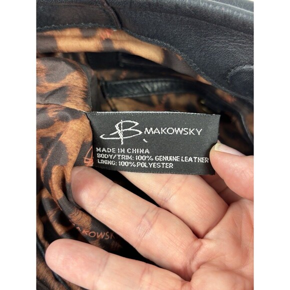 B Makowsky Shoulder Bag Tote Black Leather Brass Chain Hardware Pockets - Picture 13 of 16